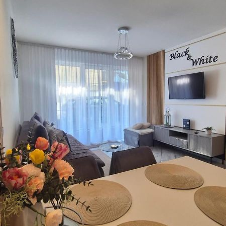 מיילנו Apartament Black-White מראה חיצוני תמונה
