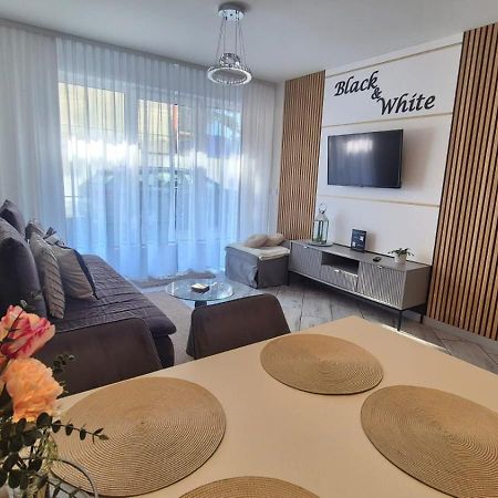 מיילנו Apartament Black-White מראה חיצוני תמונה