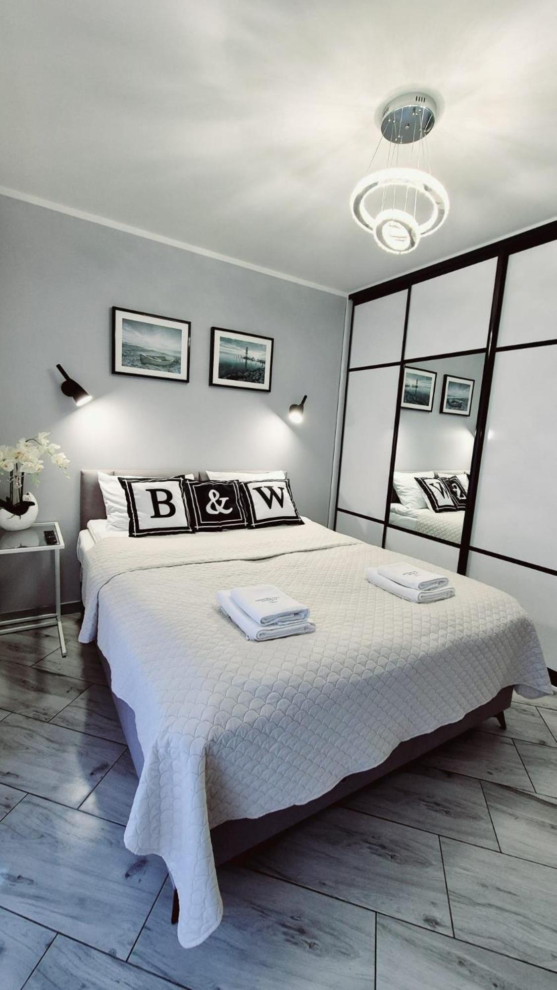 מיילנו Apartament Black-White מראה חיצוני תמונה