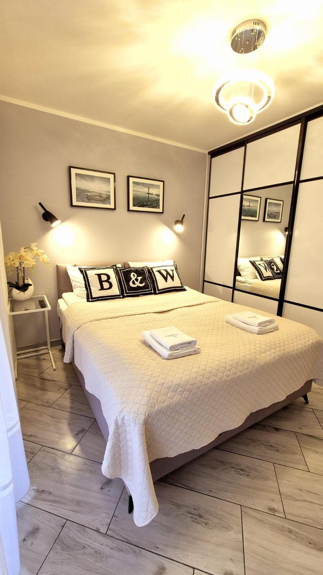 מיילנו Apartament Black-White מראה חיצוני תמונה