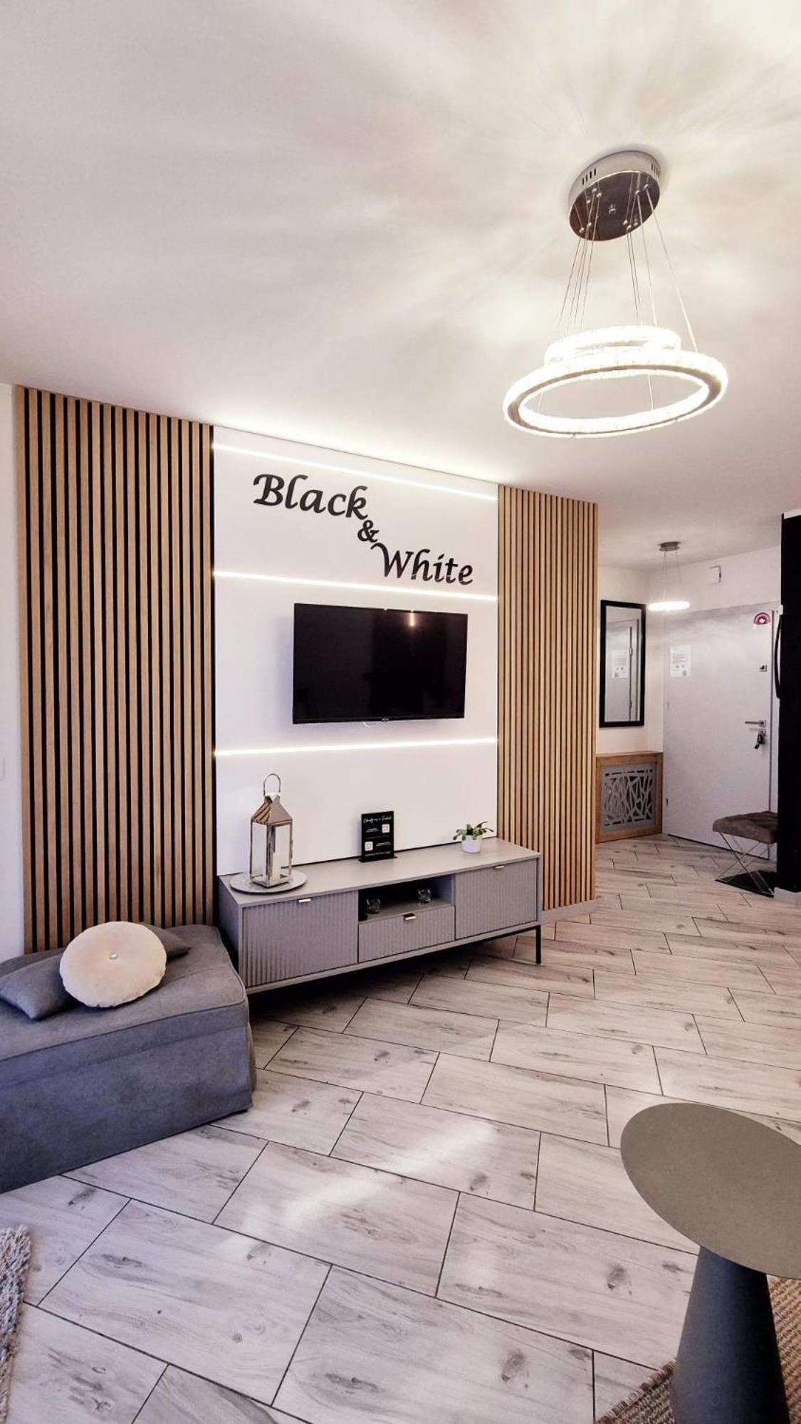 מיילנו Apartament Black-White מראה חיצוני תמונה