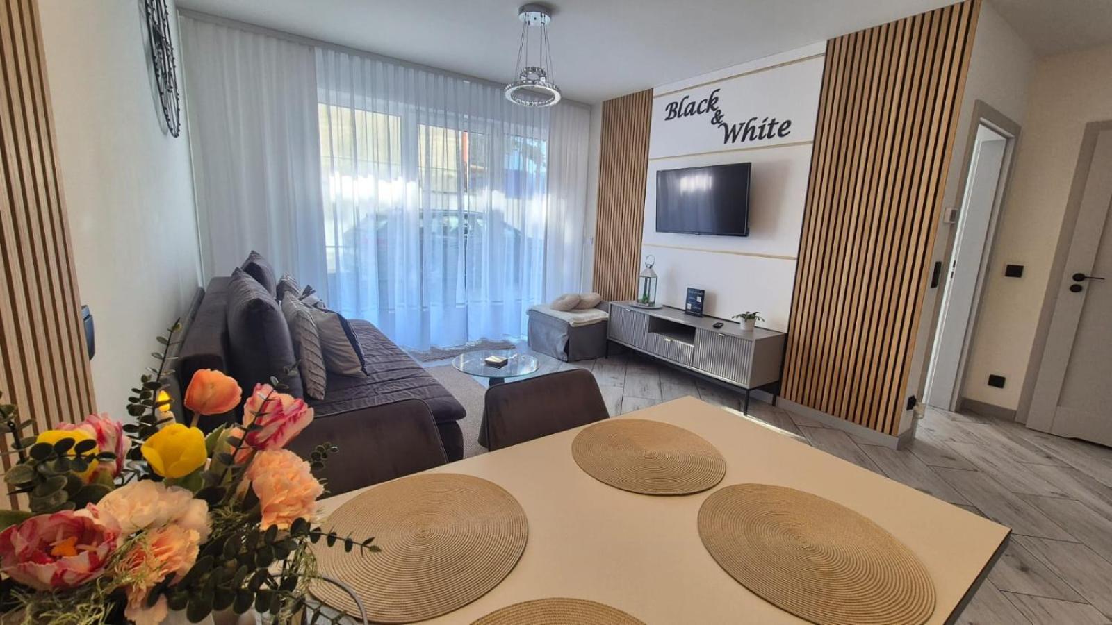 מיילנו Apartament Black-White מראה חיצוני תמונה